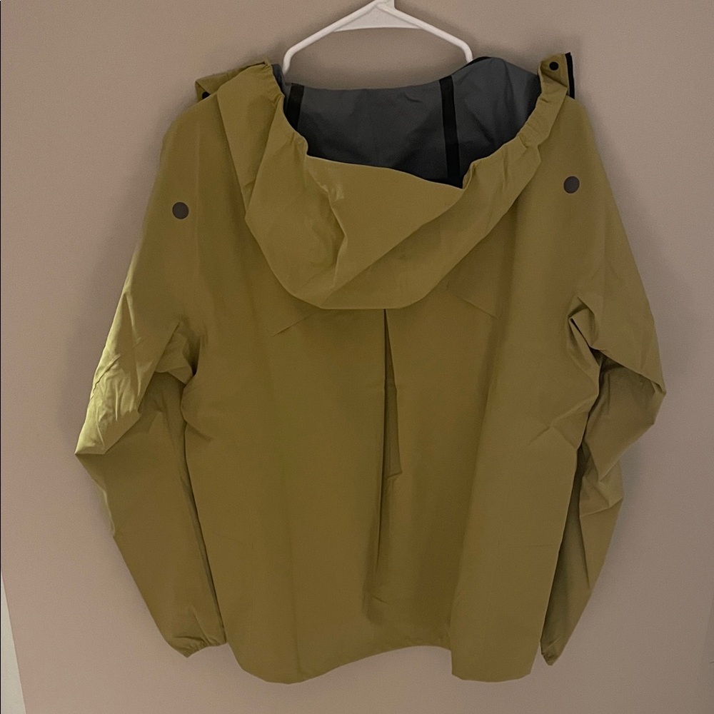 ASICS Raincoat - Picture 5 of 6